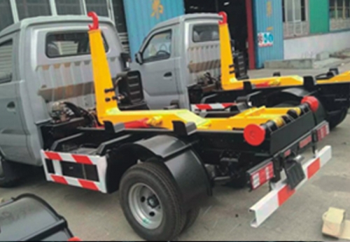 Small Hook Garbage Truck